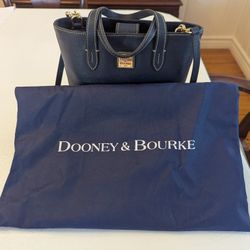 DOONEY & BOURKE MINI WAVERLY NAVY BLUE HANDBAG IN EXCELLENT LIKE NEW CONDITION COMES WITH STORAGE BAG, REMOVABLE CROSSBODY STRAP, KEY FOB