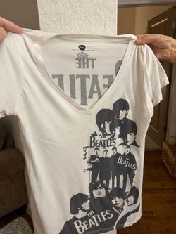 2009 Beatles T-shirt size large women women’s like new condition