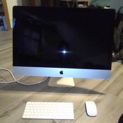 Mac Monitor Mouse & Keyboard