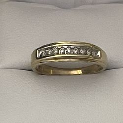 10k Yellow Gold ~1/6CTW Diamond Channel Band Ring Size 10