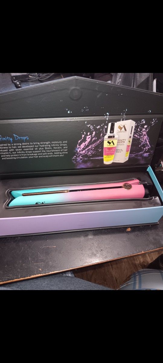 Straight Ahead Quantum Infrared Flat Iron Blue And Pink