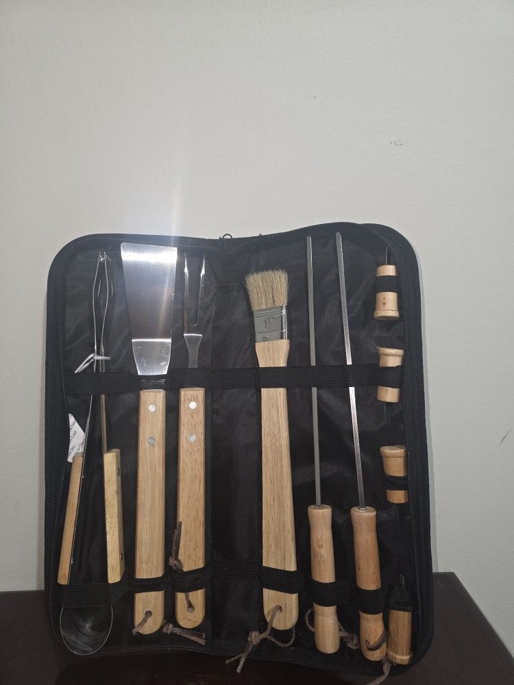 Virginia Tech College of Agriculture BBQ Tool Set