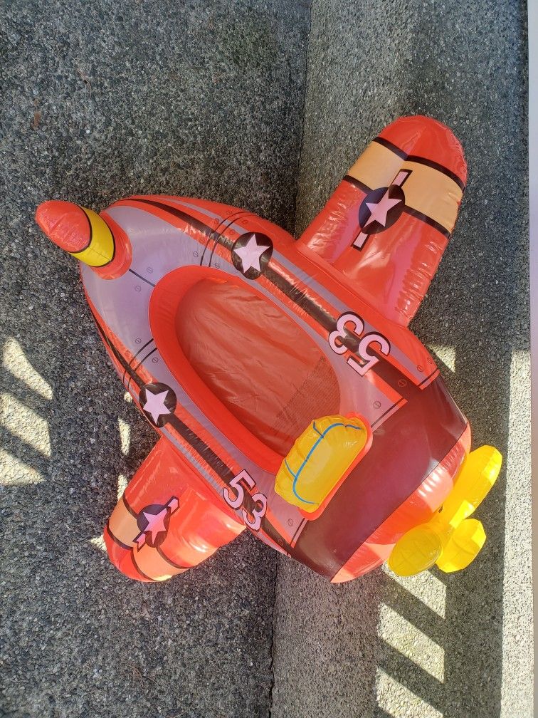 Airplane Floatie