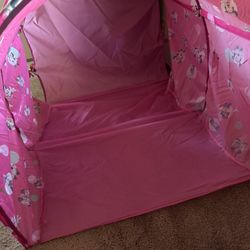 MINNIE MOUSE TODDLER BED 