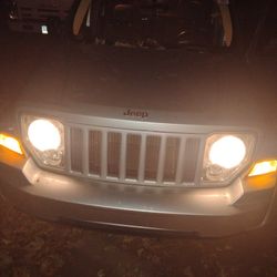 Jeep Liberty 2011 No Lights On Dash Needs Light Tune Up Light Crack In Windshield Runs Great Engine Good Transmission Good Selling Because Light Whitr