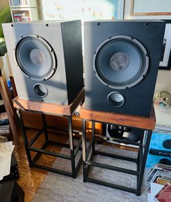 Custom build audiophile speakers with stands