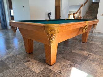 Pool table 8ft- Olhausen- LIKE NEW- Free Delivery- head lamp