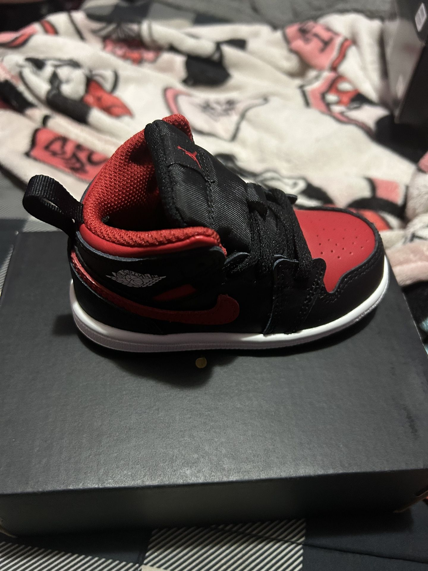 Jordan 1 Mid Kids Shoes