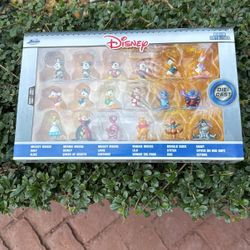 Die Cast Disney Figures 18 Pieces