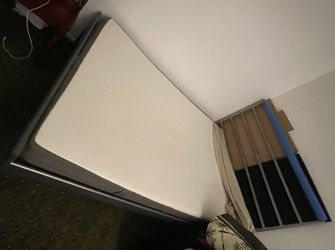 Se Vende Un Colchón De Dos Plazas , Solo Se Usó 4 Meses