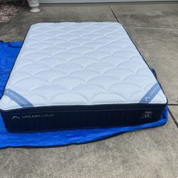 Dreamcloud Premier Queen Mattress 