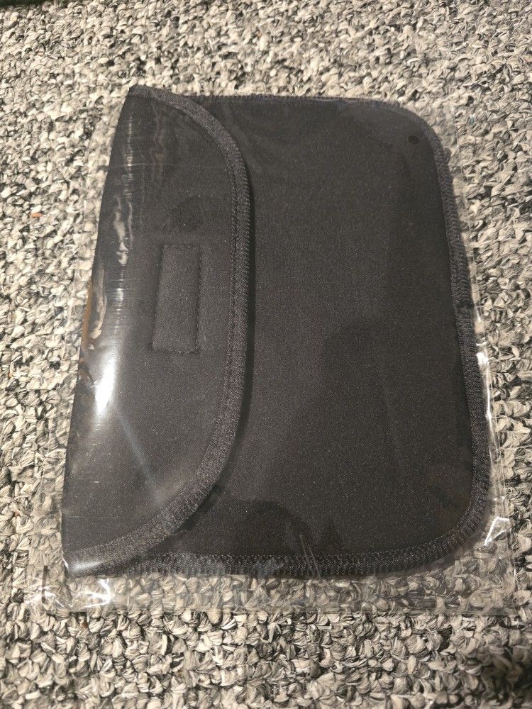 Greenbrier Padded Tablet Sleeve Fit up to an 8" Screen, Black, New Out of Box