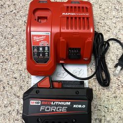 *NEW* Milwaukee M18 REDLITHIUM FORGE 8.0Ah battery And Rapid Charger