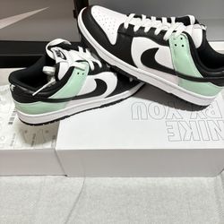 Nike Dunk Customize - Sz 10