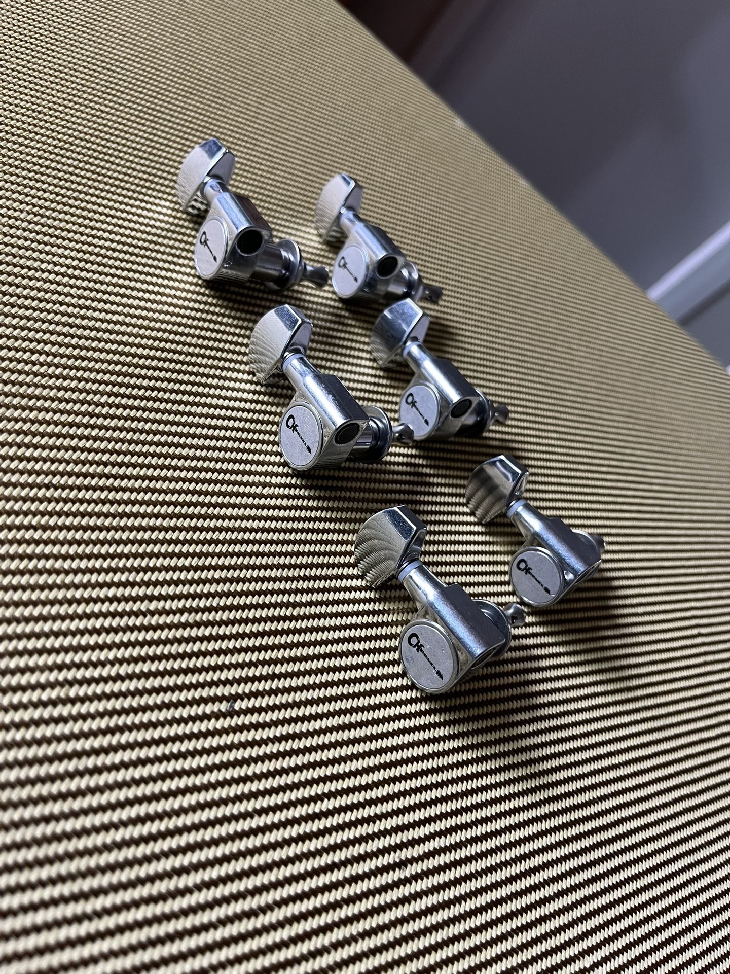 Charvel/Gotoh “lefty” Tuners~
