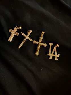 laminated gold the digets are 10