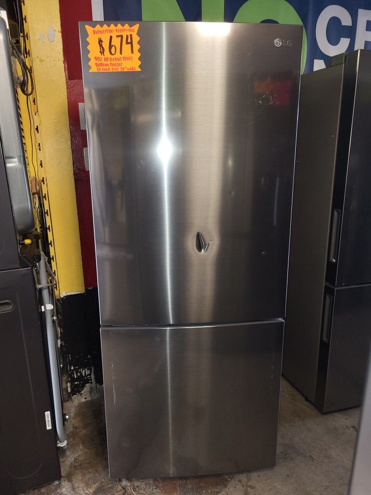 LG Bottom Freezer Refrigerator 15 Cubic. Feet. 28 Inc Wide 
