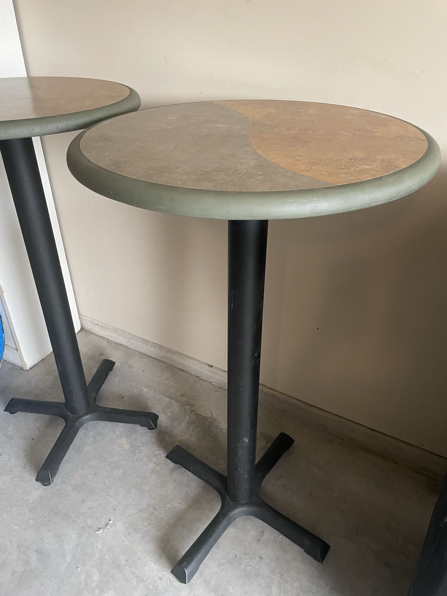 3 Round Bar Top Tables & 2 Bar Stools for Sale in Fort Worth, TX OfferUp