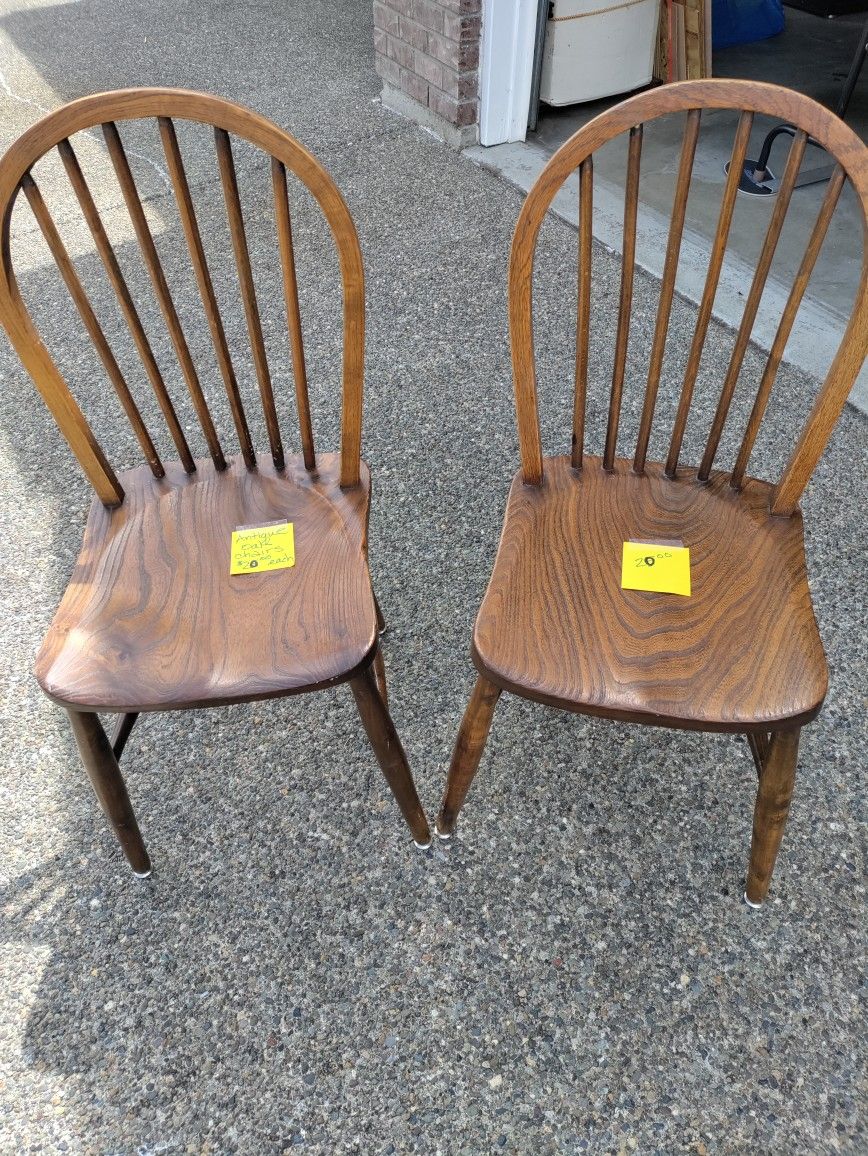 Set Of 2 Antique Oak Chairs