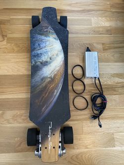 Hoyt St EL2.1 HOYT STREET ELECTRIC SKATE Used With Case/CHARGER/NO REMOTE