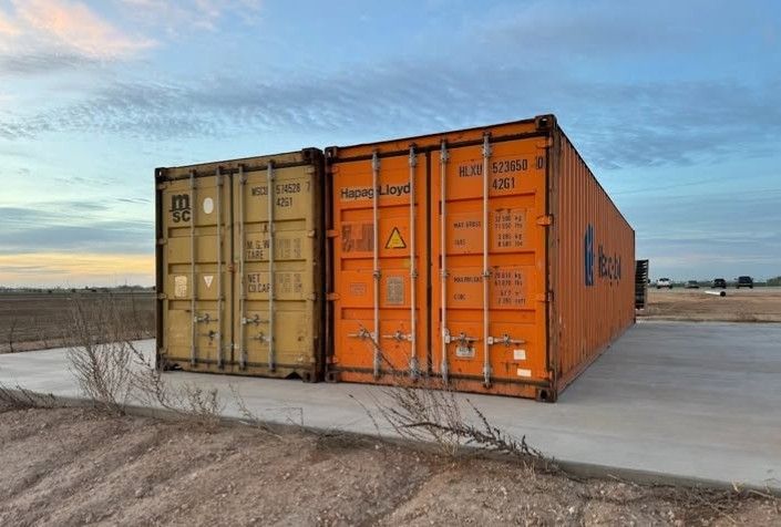 20' 40' Containers Available
