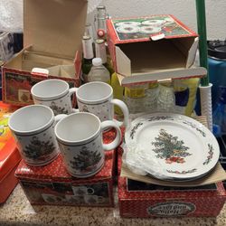 Spode Christmas 8 Mugs And 15 Salad Plates