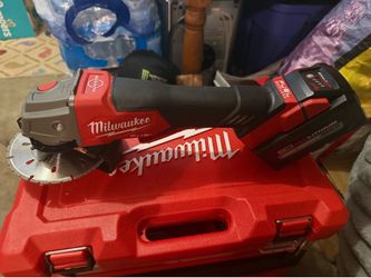 Milwaukee Fuel M18 Grinder with battery and charger
