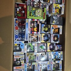 Large Funko. Lot 500