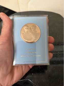 Franklin Mint Columbia Eyewitness Medal/ Colin