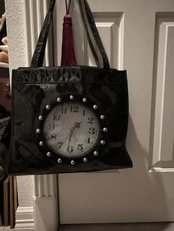 TRULY CUTE CLOCK PURSE 