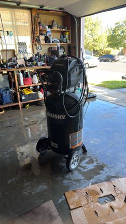 Husky 33 Gallon air Compresser