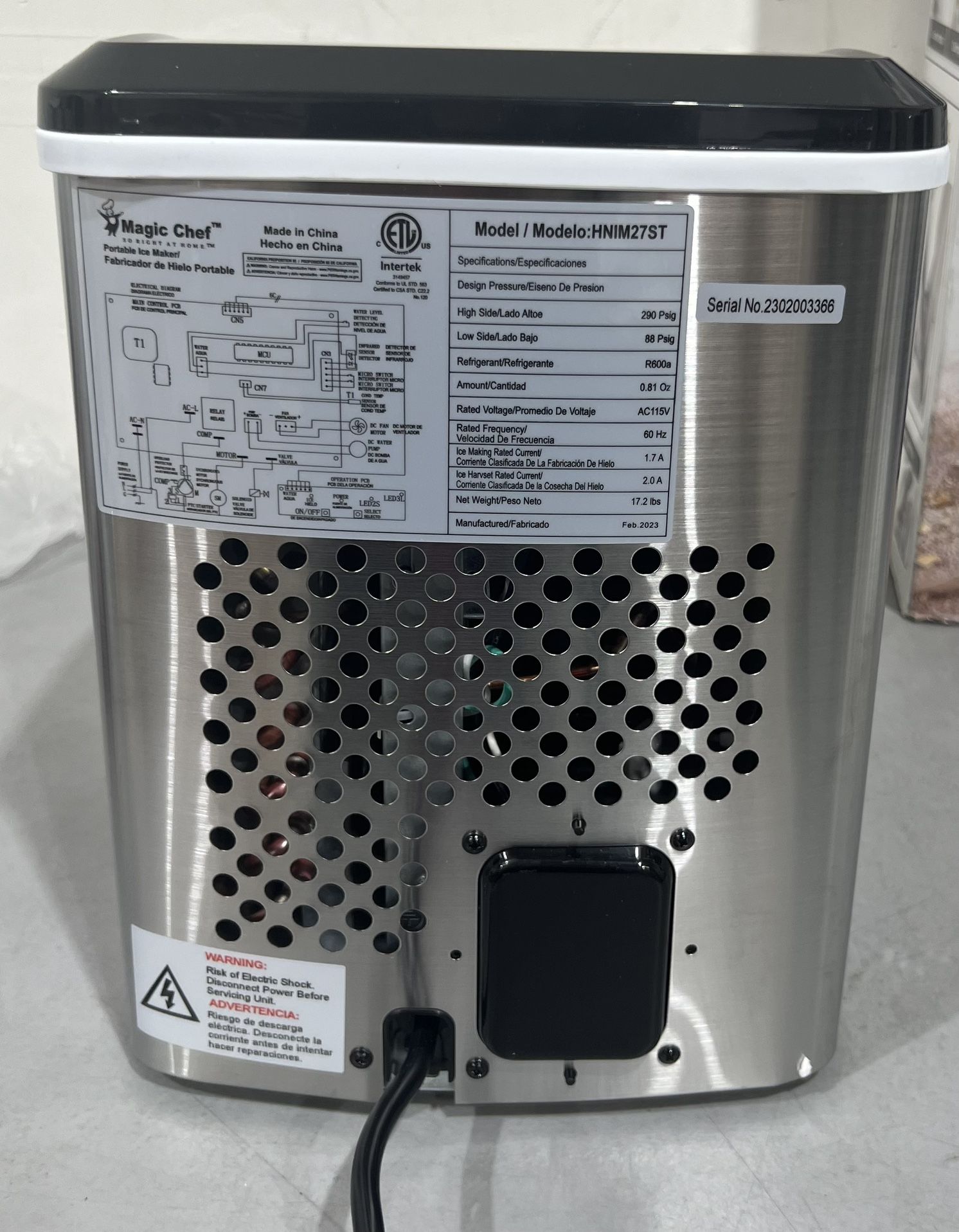 Magic Chef 27 lbs. Portable Countertop Ice Maker in Stainless Steel