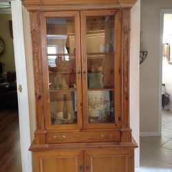 Beautiful Harden One Piece Curio Cabinet