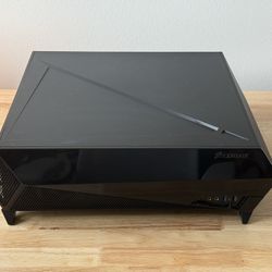 Living Room Gaming PC — Quiet, Compact, Liquid-Cooled