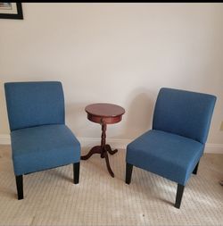 2 chairs and table
