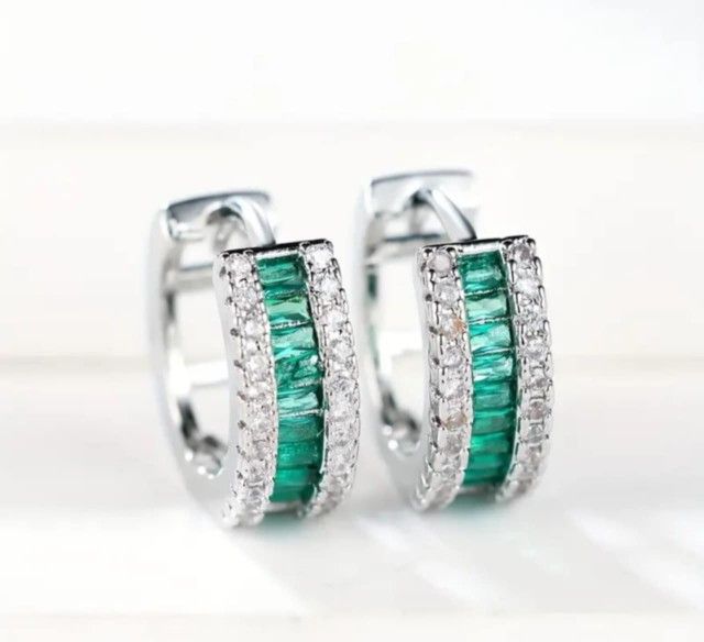 Exquisite Baggett 14K White Gold-Plated Green Cubic Zirconia 13mm Men Women Huggie Hoop Earrings