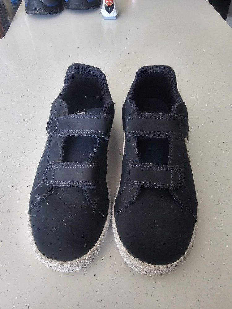 Boys Nike Blue Shoes Size 2.5