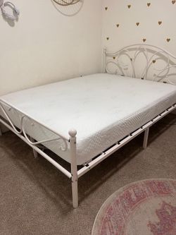 Queen Size Mattress ( Not Including The Bed Frame)