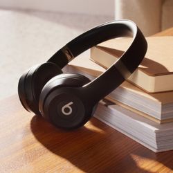 *BRAND NEW* Beats Solo On-Ear Headphones Black (out of box)