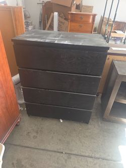 Dresser
