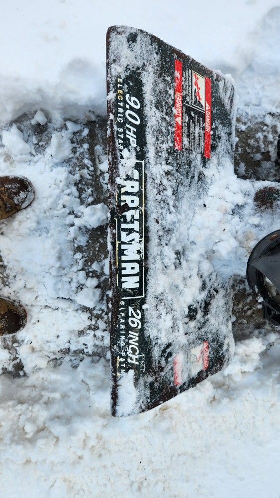 9.0 Craftsman Snow Blower $125 It Turns On But May Need The Belts