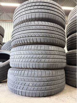 Michelin Defender T+H tires 235/60R17
