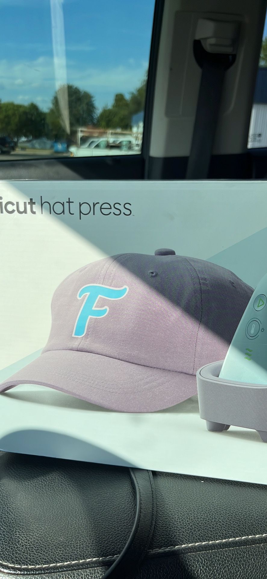 Brand New Cricut Hat Press