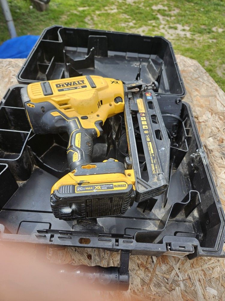 Dewalt Nailer DCN 600