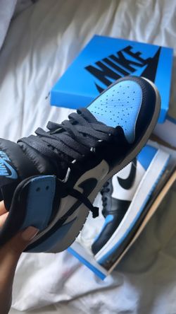 Air Jordan 1 Retro High OG UNC