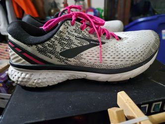 Brooks Running Sneaker