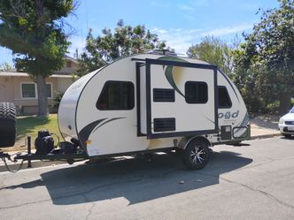 2013 Forest River r-pod 15' camping trailer, loaded, solar, ac