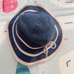 Baby girl hat Janie & Jack 6-12m toddler girl infant sun hat blue  It is labeled for 6-12m but can used up to 20 months. Like new condition  Comes fro