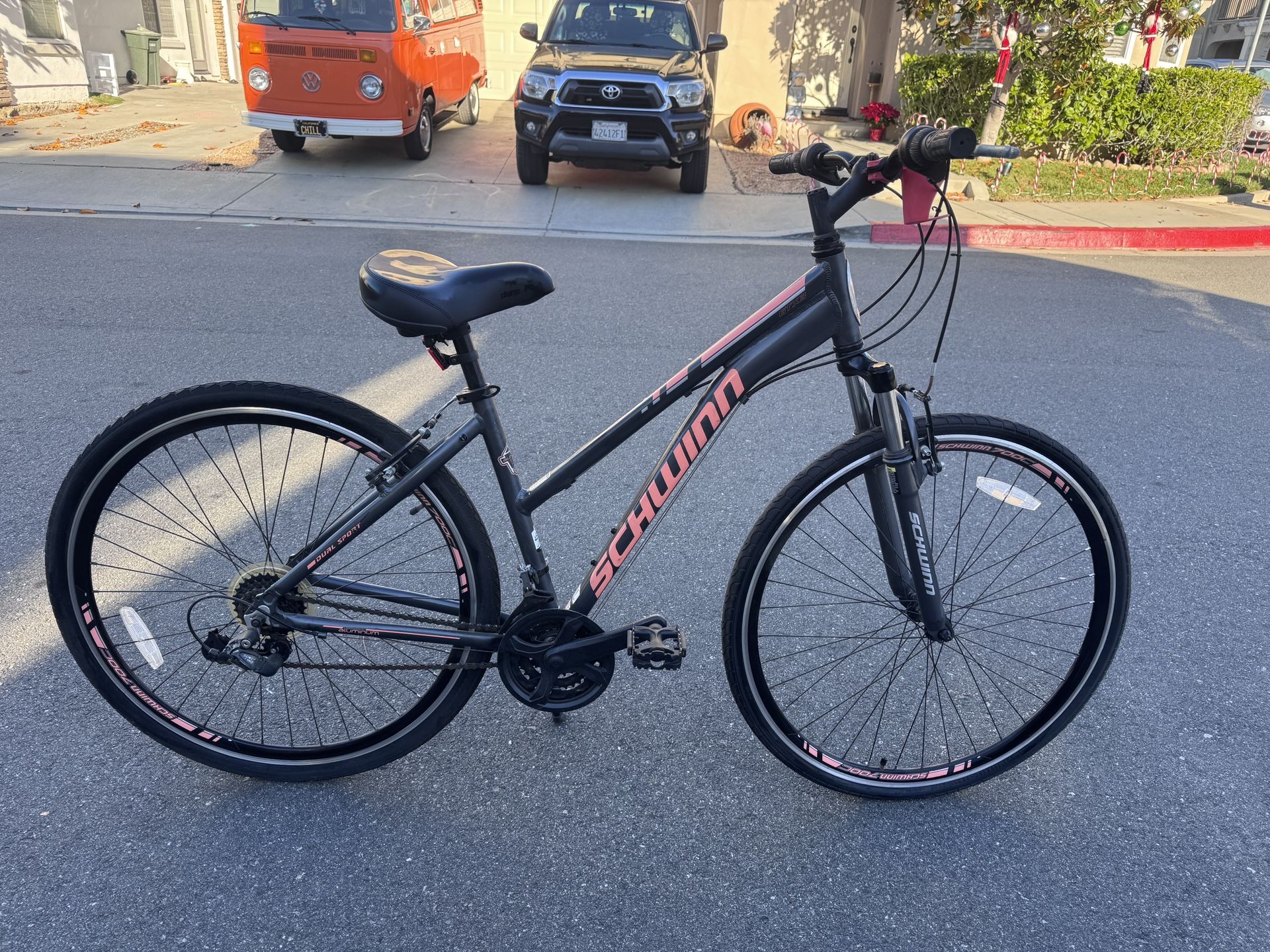 Women’s Bike - Schwinn 21 Speed Dual Sport