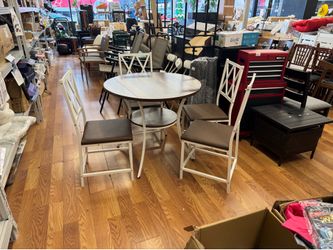 5-Piece Dinning Table & Chair Set  Dining Table Is 35” Round  Some slight dents and scratches.  $100